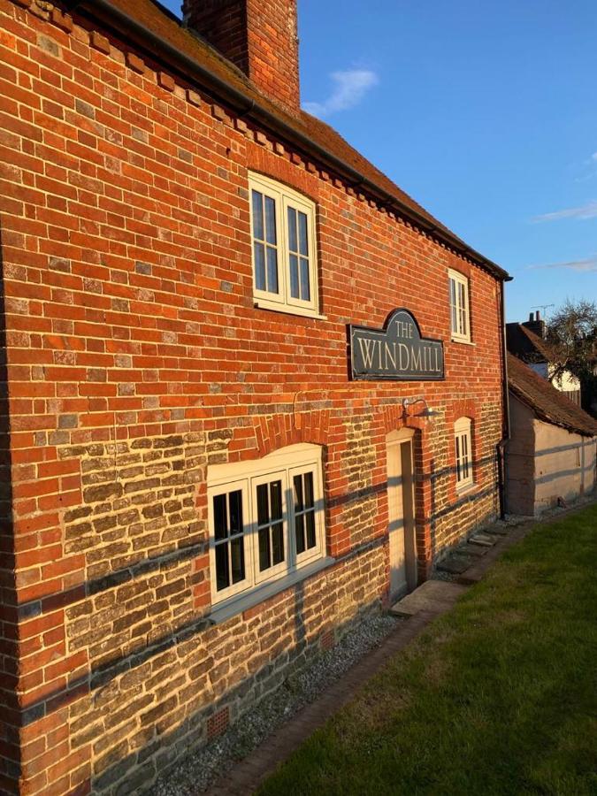 The Windmill Inn Horsham Kültér fotó