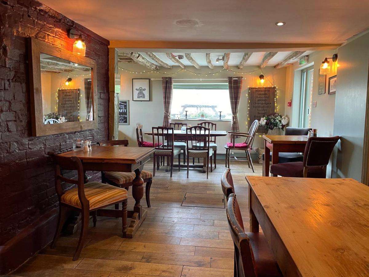 The Windmill Inn Horsham Kültér fotó