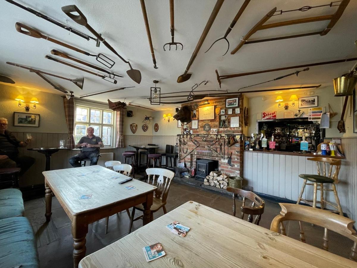 The Windmill Inn Horsham Kültér fotó