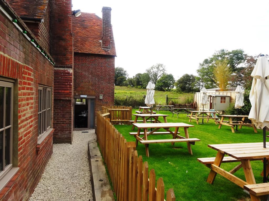 The Windmill Inn Horsham Kültér fotó
